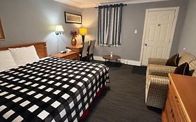 Tulip Motel